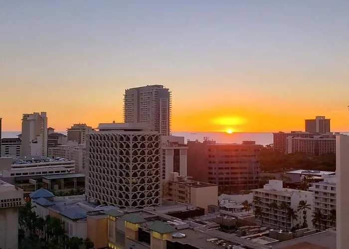 Waikiki Kuhio 1-Bedrm Apt, Ocean View, Free Parking & Wifi Honolulu