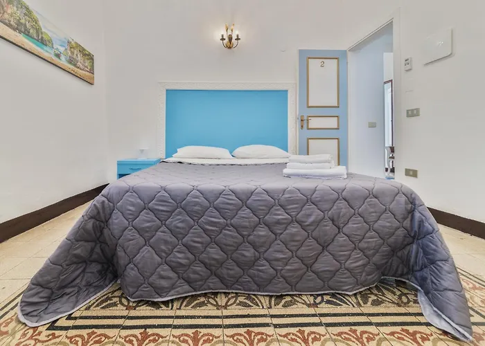 Voilà Rooms Guest House Terrasini