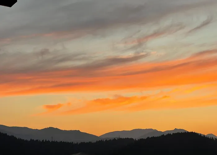 The Best Luxury River View Full Apartment Lodge Unit - 5049 Cle Elum