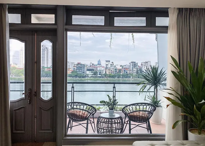 La Apartment - Lake View