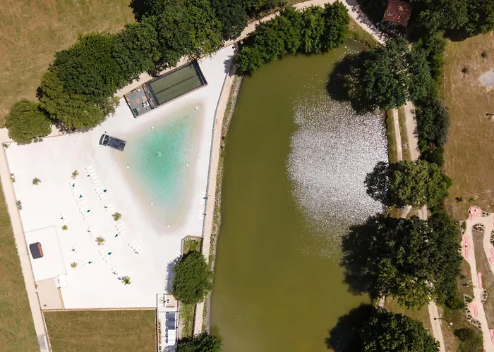 Hotel Domaine Mélusine - à 2minutes du PuyduFou ! à Les Épesses
