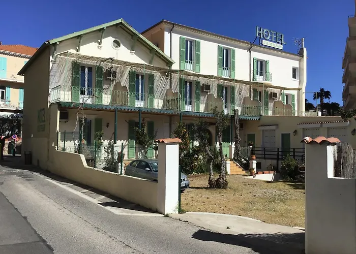 Hotel L'ilot Fleuri à Le Lavandou