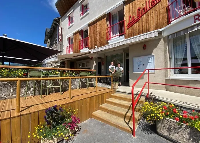 Hôtel Restaurant Le Grillon Chambon-sur-Lac