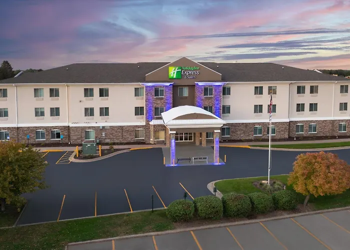 Holiday Inn Express & Suites Clinton By Ihg