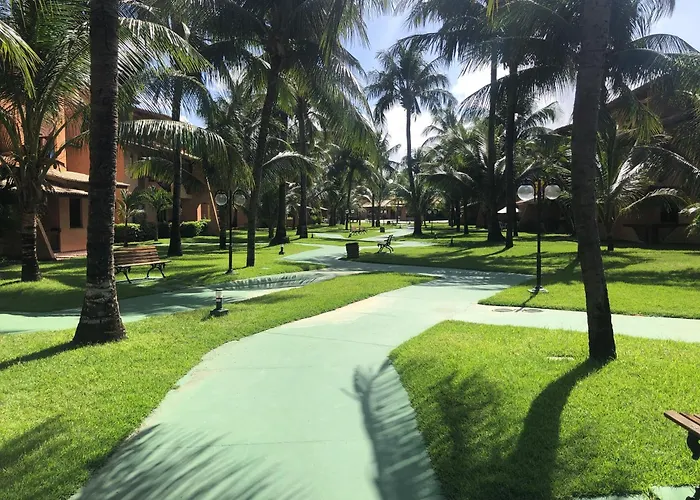 2 Suítes, Guarajuba, piscina frente mar