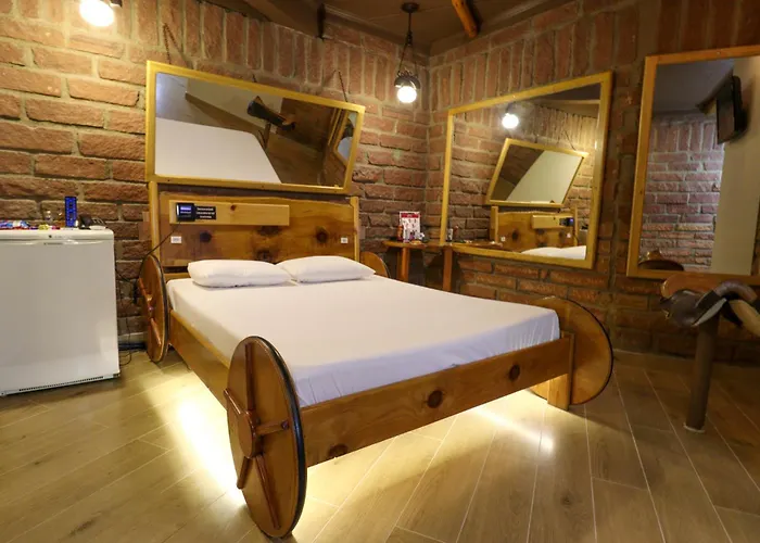 Motel Casa De Pedra Carázinho