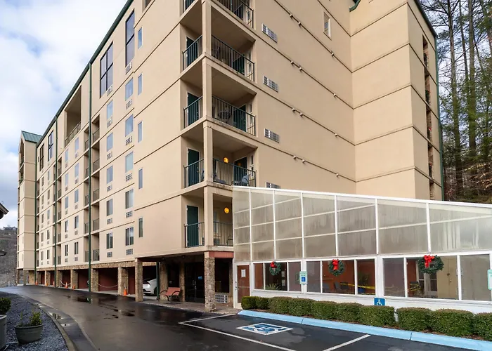 Condo In Gatlinburg Very Peaceful - 10 Min Walk To Main Strip