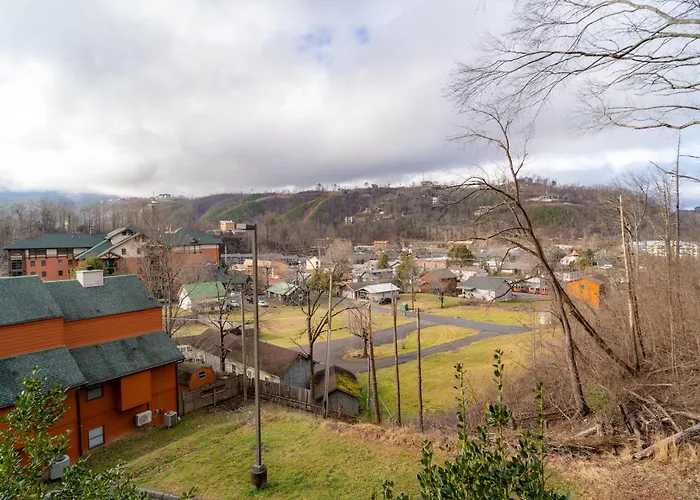 Condo In Gatlinburg Very Peaceful - 10 Min Walk To Main Strip