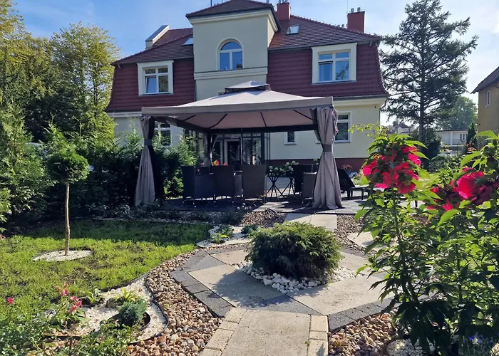 Villa Babette - PARKING, Wi-Fi, Reinigung - alles im Preis inbegriffen! Swinemünde