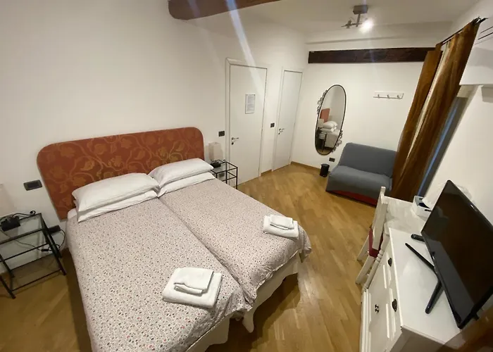 B&B And Home La Piazzetta Della Pioggia Bologne