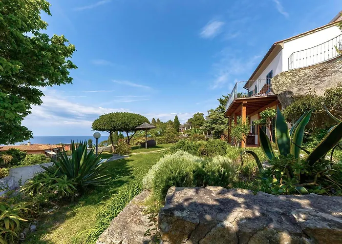 Hotel Cernia Isola Botanica SantʼAndrea