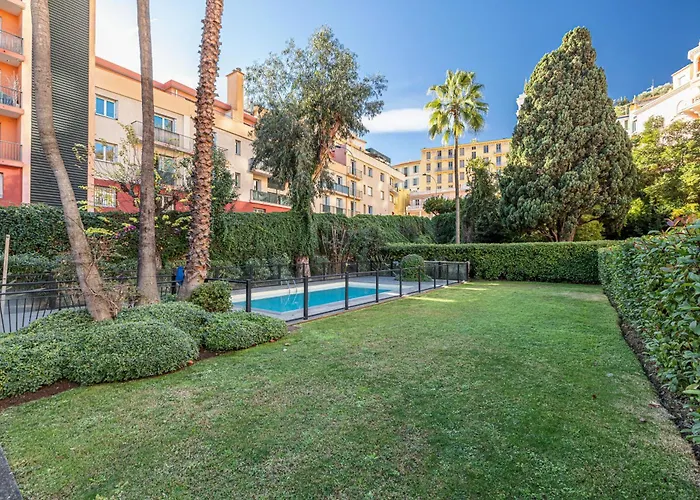 Intercontinental Superbe appartement avec piscine Mentone
