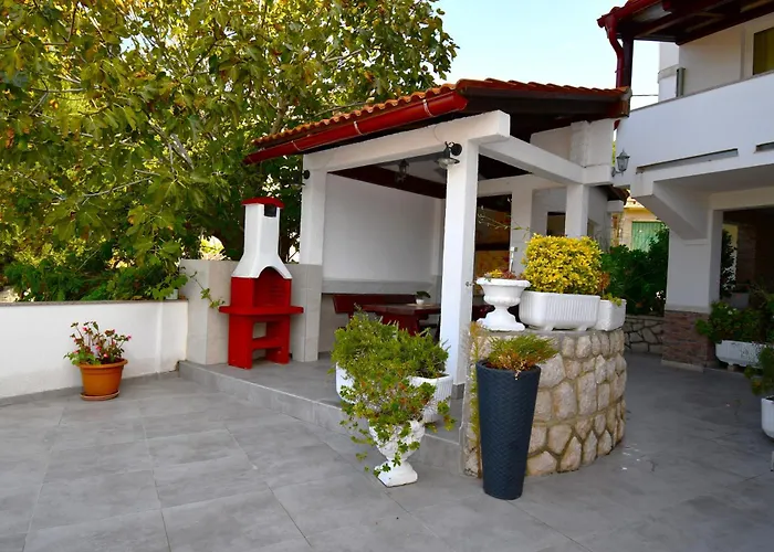 Sandra -Lopar