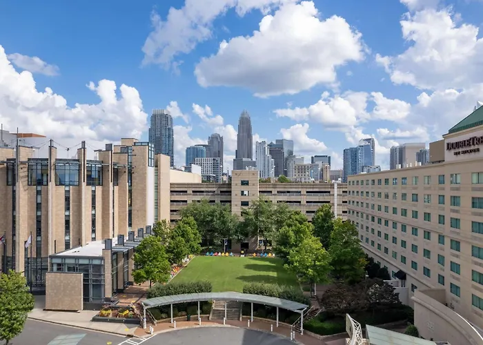 Doubletree By Hilton Charlotte Uptown Hotel