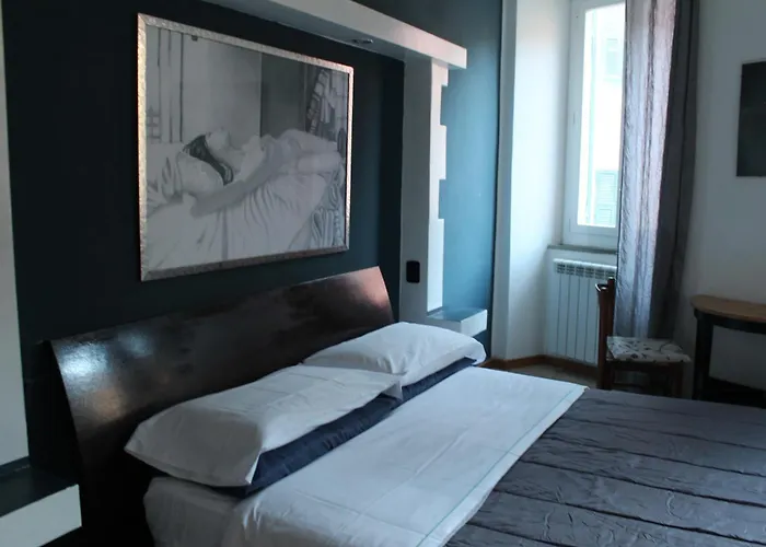 Lisetta Rooms Vernazza