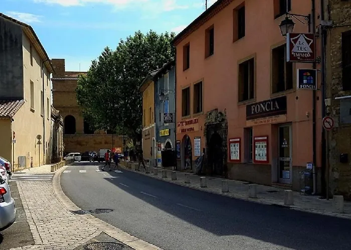 Gite Urbain Les Jardins De La Meyne Orange 
