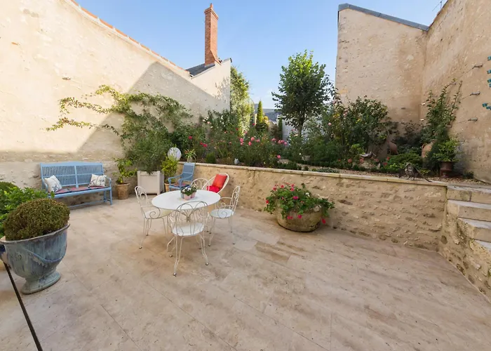 Room In Guest Room - This 10Th Century Home Sits In An Exceptional Setting In The Center Of Orleans