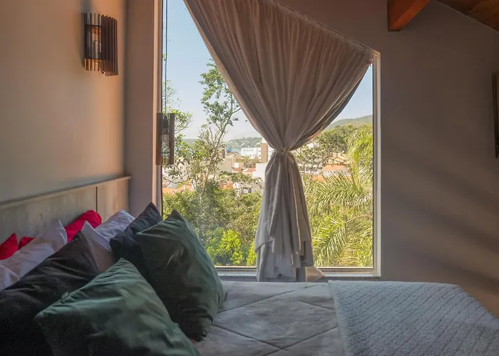 Bombinhas Guest House