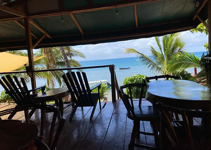 Las Palmeras Oceanview Hotel And Dive Center