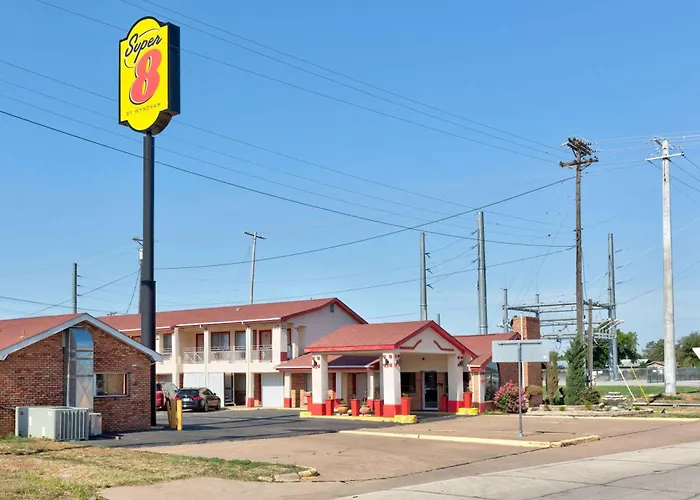 Super 8 By Wyndham Vernon