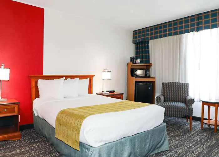Ramada By Wyndham Cumberland Downtown Hotel