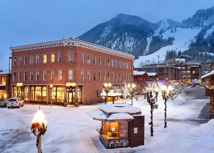 Independence Square Unit 309, Downtown Hotel Room With A/C In Aspen, Wet Bar & More