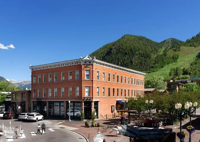 Independence Square Unit 313, Downtown Hotel Room In Aspen With Rooftop Hot Tub