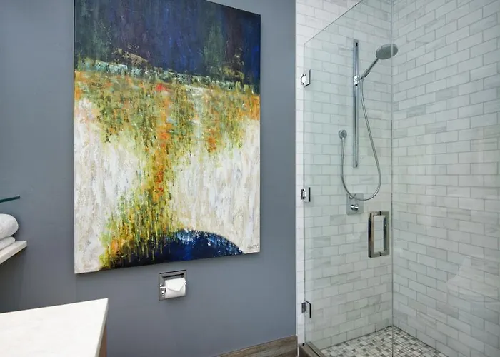 Independence Square 212, Studio With Beautiful Finishes. A+ Location In Downtown Aspen