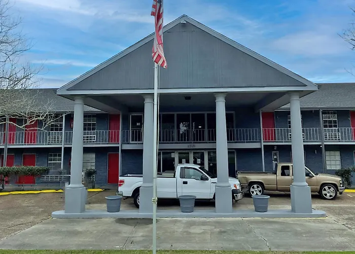 Red Carpet Inn - Houma