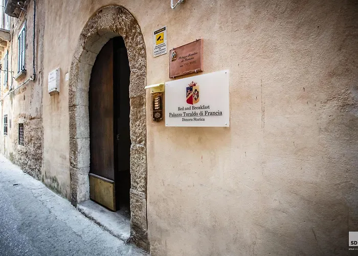 Palazzo Toraldo Di Francia Acomodação com café da manhã Tropea