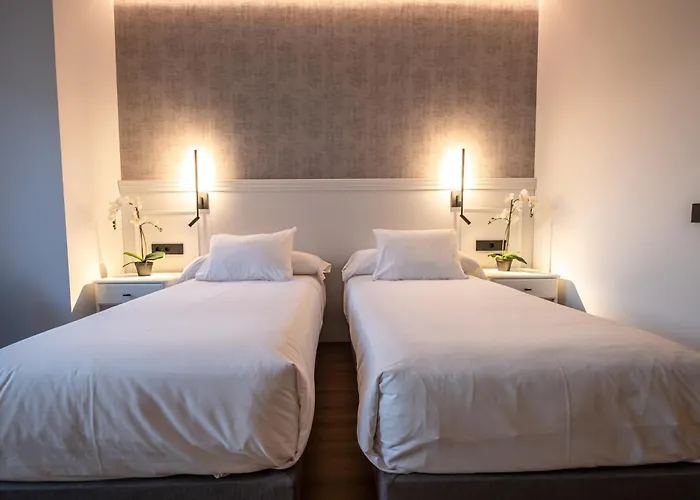 Príncipe de Vergara Rooms by Clabao Logroño