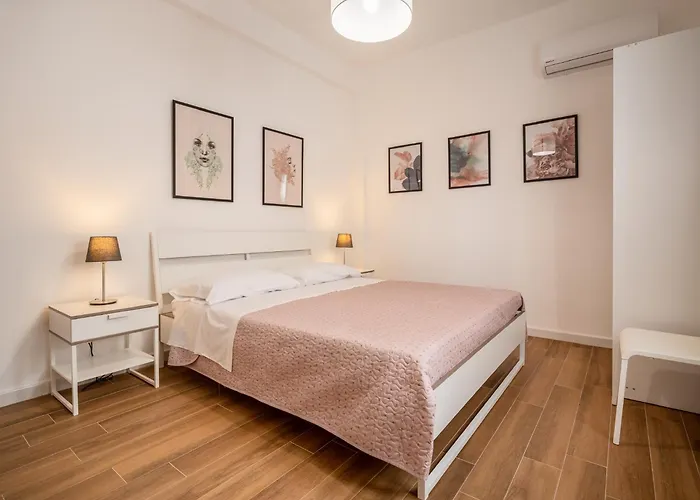 Arricàmpati Airport Rooms in Villa