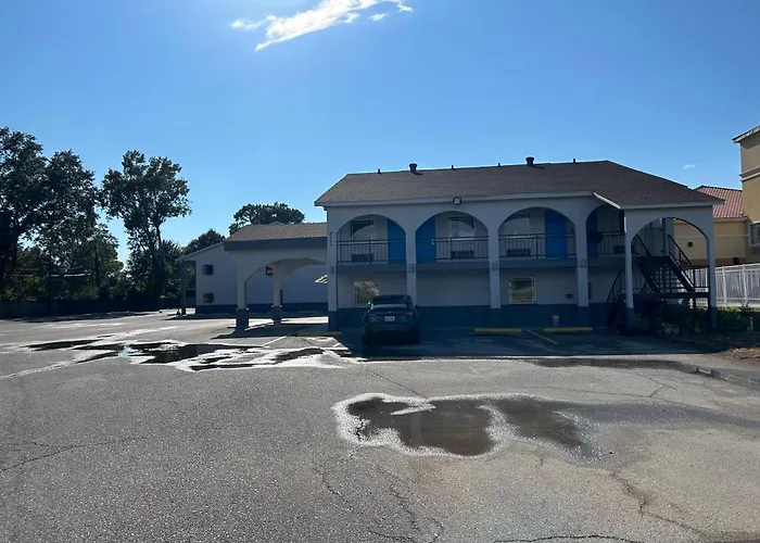 Blue Star Inn Lafayette
