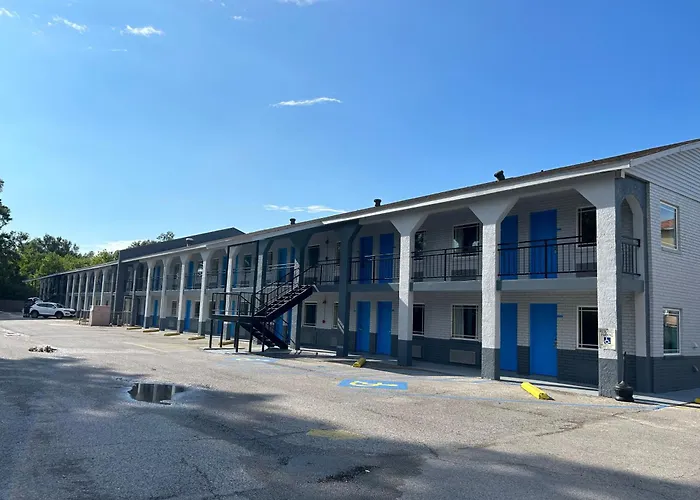 Blue Star Inn Lafayette