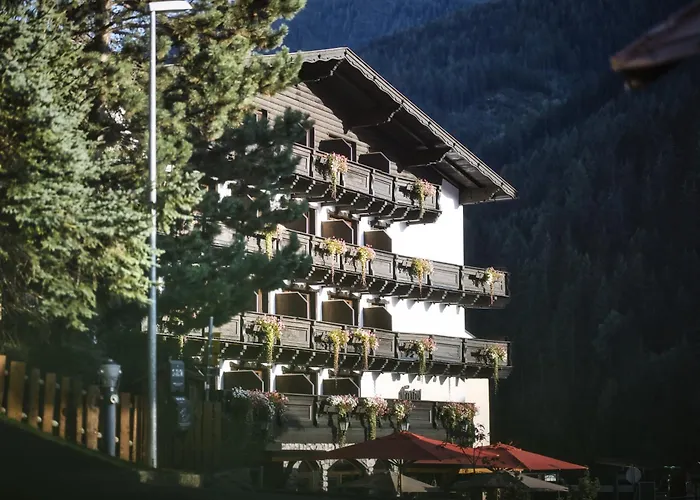 Berghotel Basur - Das Schihotel am Arlberg Flirsch