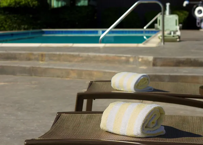 Doubletree By Hilton Orange County Airport