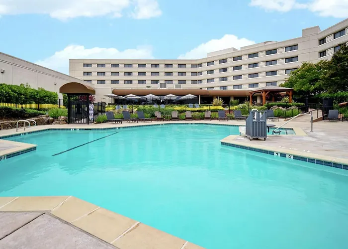 Doubletree By Hilton Pleasanton At The Club Hotel