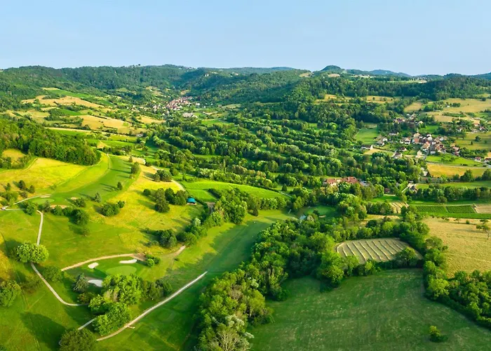 Logis Hôtel Golf Le Domaine Du Val De Sorne Vernantois