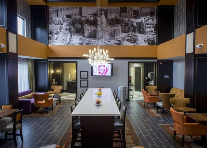 Hampton By Hilton Lansing West Hotel