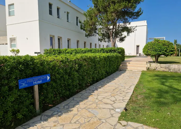 Oasis Park Hotel
