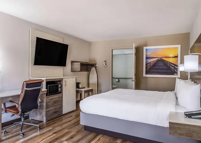 Days Inn By Wyndham Clemson