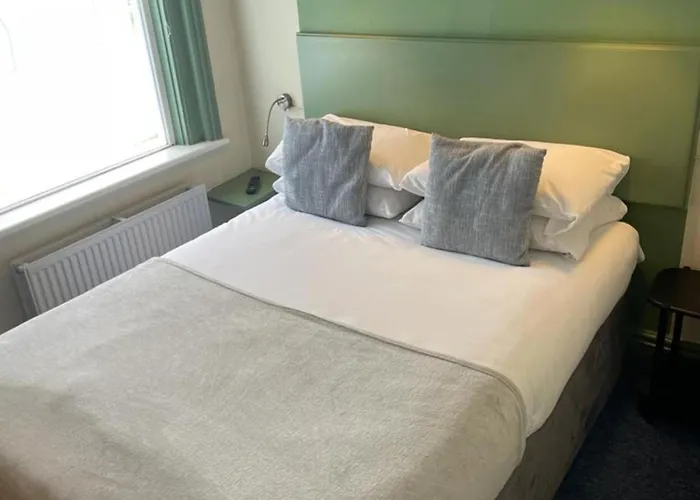 Oyo No 3 Hotel Bath