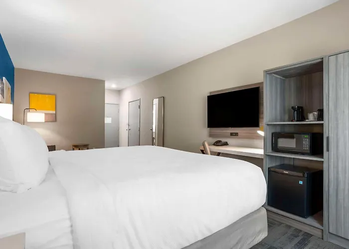 Comfort Inn & Suites Destin Near Henderson Beach Miramar Beach