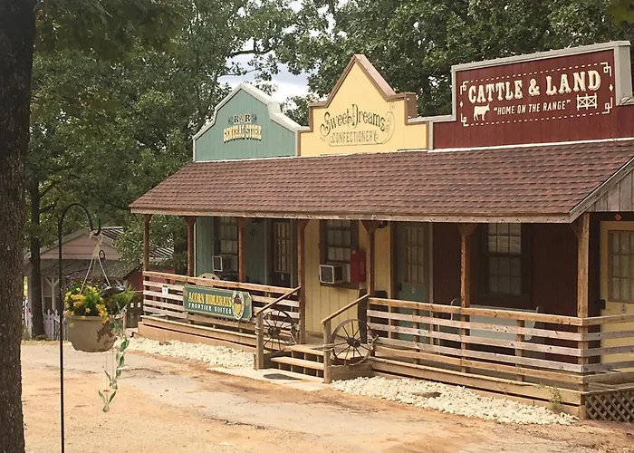 Acorn Hideaways Canton Charming Pioneer Suite 1890'S General Store