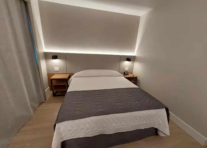 Mogano Business Hotel- Eletroposto Chapecó