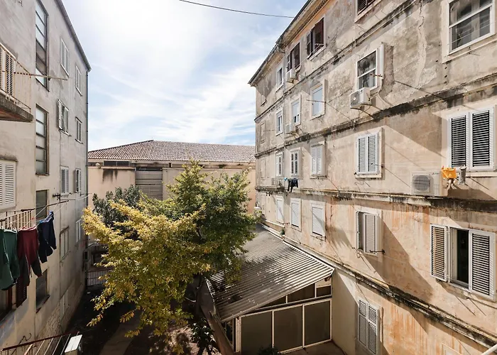 Zaratino Rooms