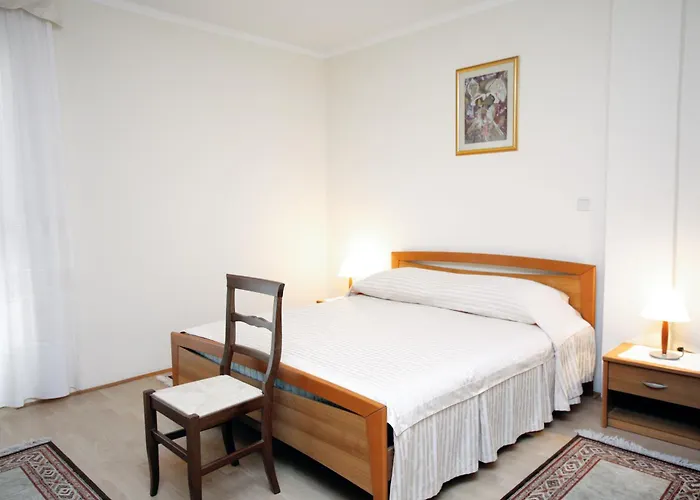 Apartments And Rooms By The Sea Supetarska Draga - Donja, Rab - 5033 Rab Town