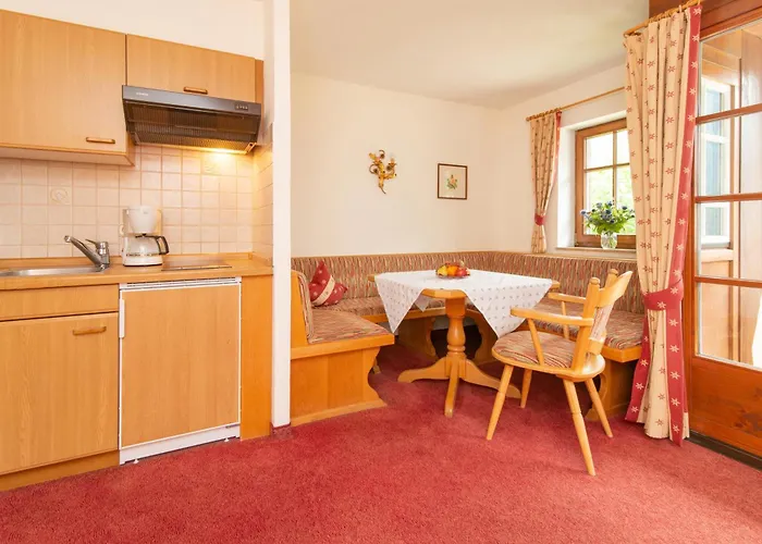 Hotel Alte Krone Mittelberg