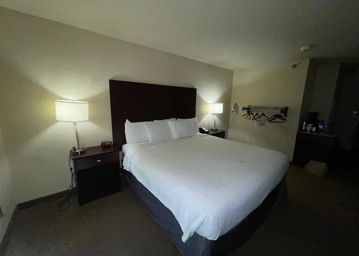 Amerivu Inn And Suites - Crookston