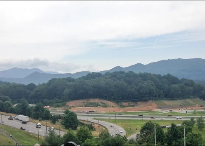 Days Inn By Wyndham Waynesville Nc